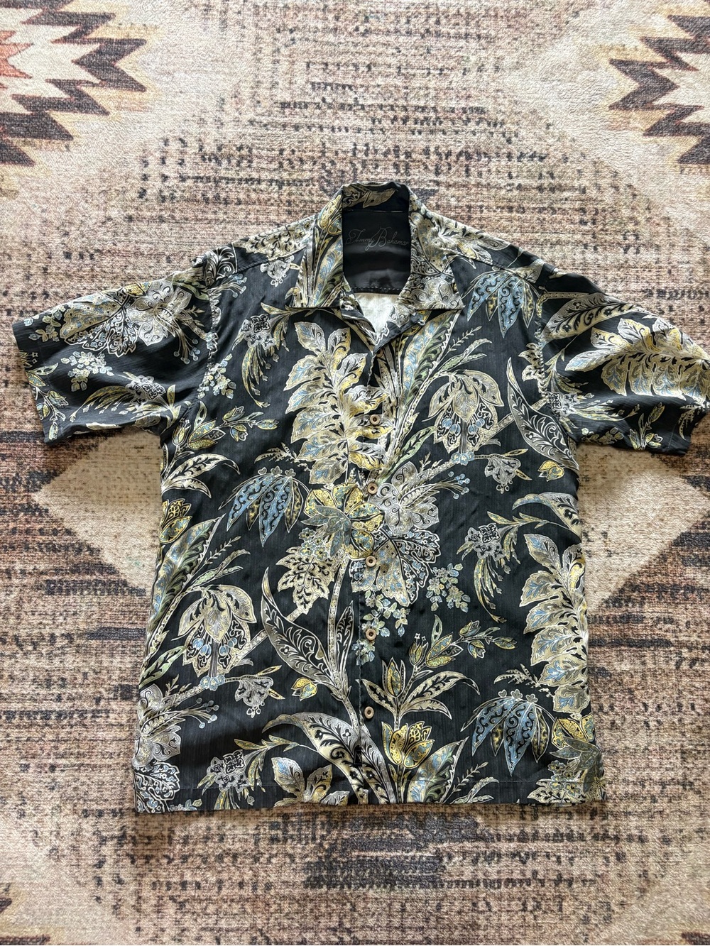 Tommy Bahama Men’s 100% Silk Floral Button Shirt Size Medium